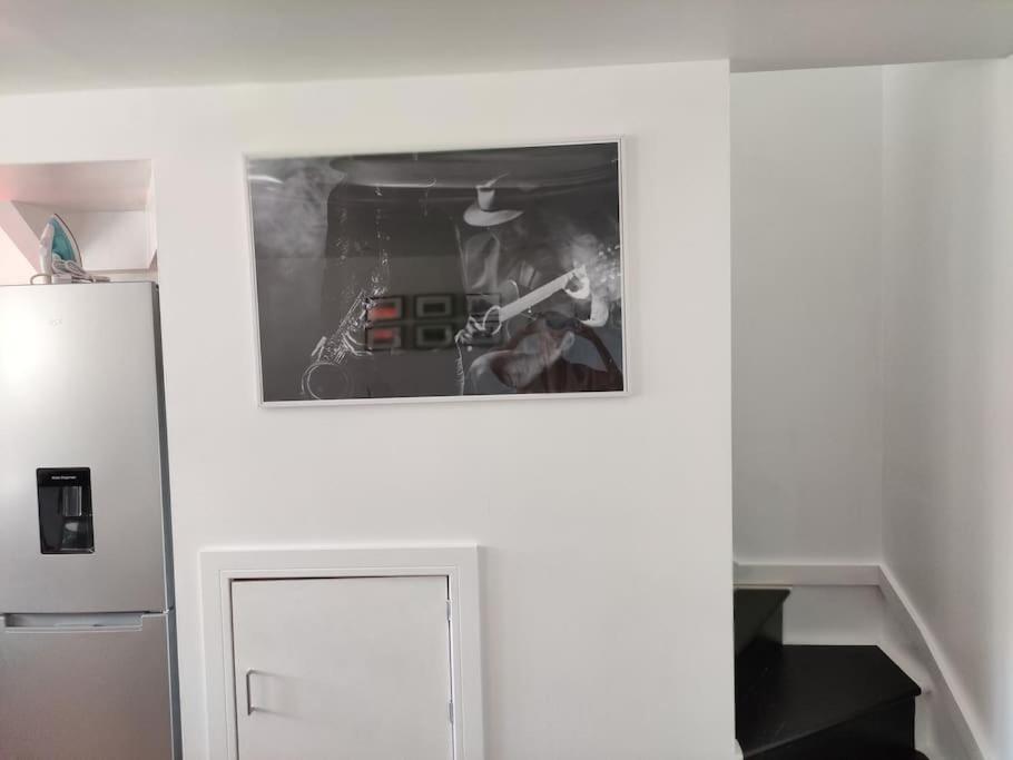 The Old Bar In Wiltshire - 1 Bedroom Guesthouse Chippenham  Extérieur photo